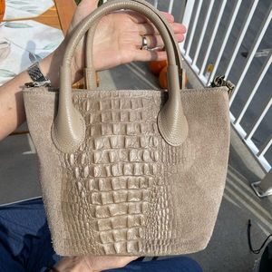 Genuine Leather taupe colored pocketbook!